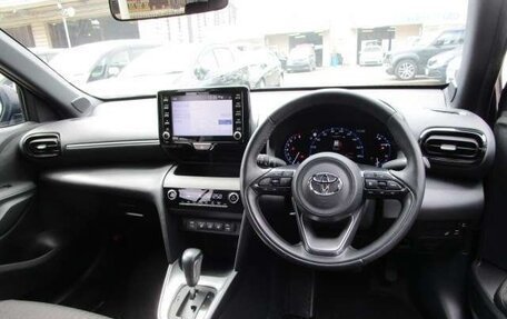 Toyota Yaris Cross, 2022 год, 1 311 000 рублей, 9 фотография