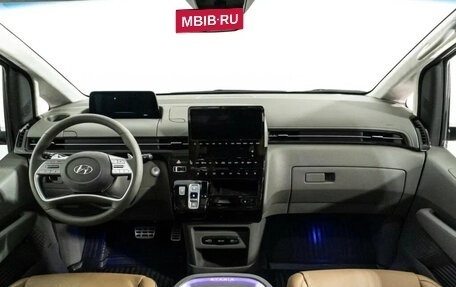 Hyundai Staria, 2023 год, 5 690 000 рублей, 4 фотография