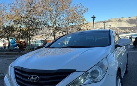 Hyundai Sonata VI, 2011 год, 1 080 000 рублей, 1 фотография
