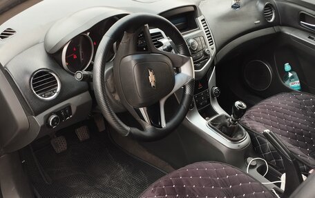 Chevrolet Cruze II, 2010 год, 550 000 рублей, 2 фотография
