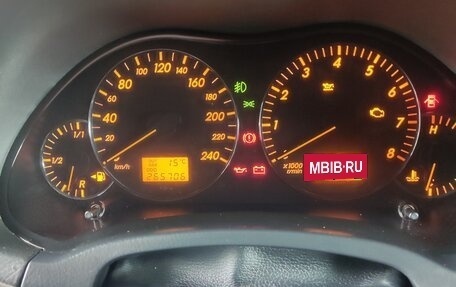 Toyota Avensis III рестайлинг, 2005 год, 850 000 рублей, 3 фотография