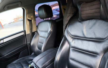 Volkswagen Touareg III, 2011 год, 1 900 000 рублей, 13 фотография