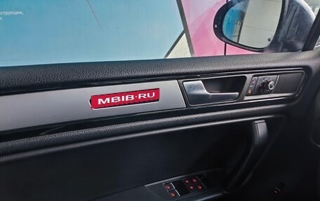Volkswagen Touareg III, 2011 год, 1 900 000 рублей, 18 фотография