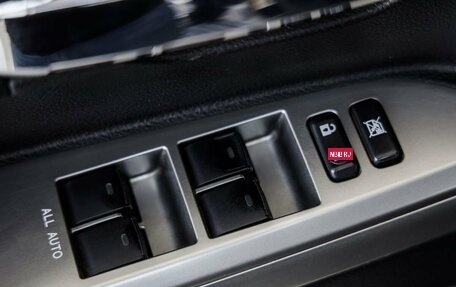 Toyota Land Cruiser 200, 2012 год, 4 058 000 рублей, 13 фотография