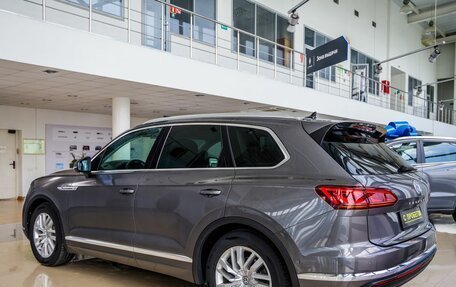 Volkswagen Touareg III, 2019 год, 4 358 000 рублей, 5 фотография