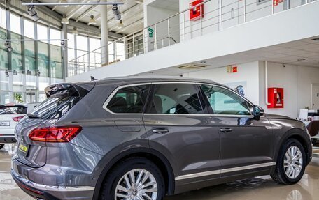 Volkswagen Touareg III, 2019 год, 4 358 000 рублей, 7 фотография