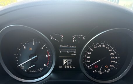 Toyota Land Cruiser 200, 2013 год, 3 790 000 рублей, 15 фотография