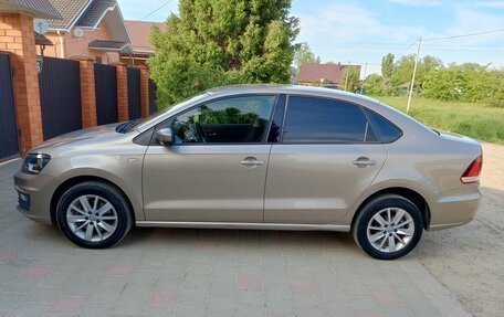 Volkswagen Polo VI (EU Market), 2016 год, 1 030 000 рублей, 2 фотография