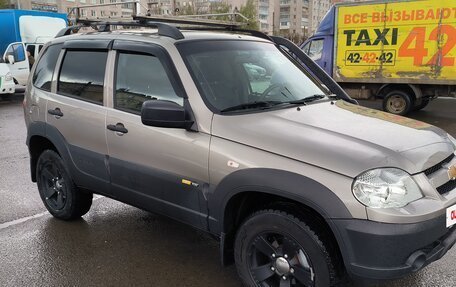 Chevrolet Niva I рестайлинг, 2018 год, 970 000 рублей, 5 фотография