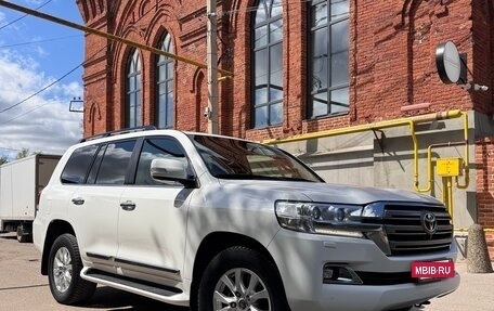 Toyota Land Cruiser 200, 2016 год, 5 750 000 рублей, 2 фотография