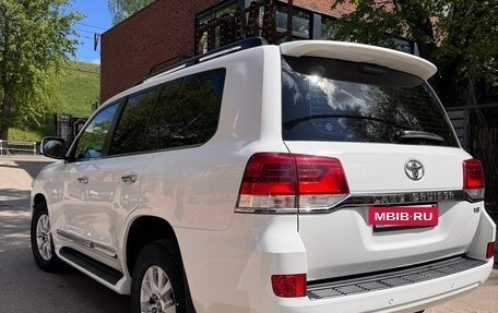 Toyota Land Cruiser 200, 2016 год, 5 750 000 рублей, 4 фотография