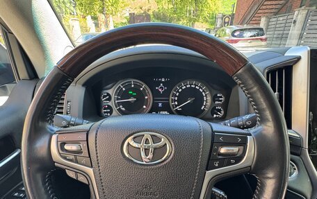 Toyota Land Cruiser 200, 2016 год, 5 750 000 рублей, 23 фотография
