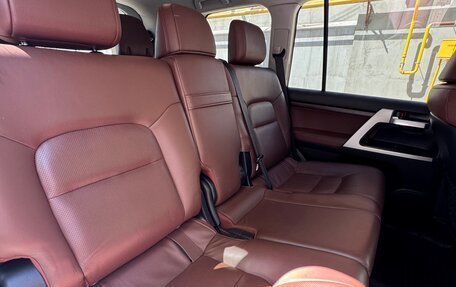 Toyota Land Cruiser 200, 2016 год, 5 750 000 рублей, 29 фотография
