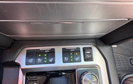 Toyota Land Cruiser 200, 2016 год, 5 750 000 рублей, 26 фотография