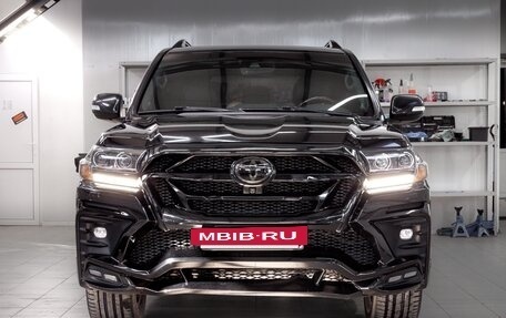 Toyota Land Cruiser 200, 2018 год, 8 700 000 рублей, 8 фотография