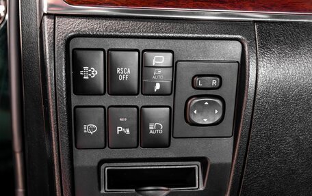 Toyota Land Cruiser 200, 2018 год, 8 700 000 рублей, 23 фотография