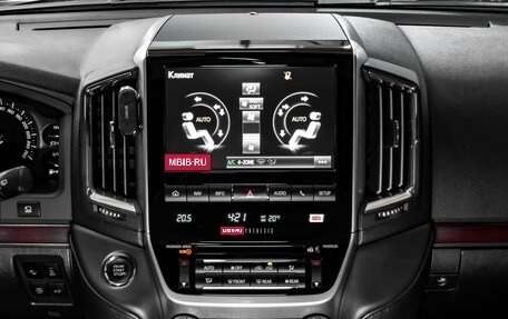 Toyota Land Cruiser 200, 2018 год, 8 700 000 рублей, 12 фотография