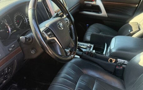 Toyota Land Cruiser 200, 2020 год, 7 700 000 рублей, 4 фотография