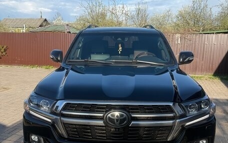 Toyota Land Cruiser 200, 2020 год, 7 700 000 рублей, 2 фотография