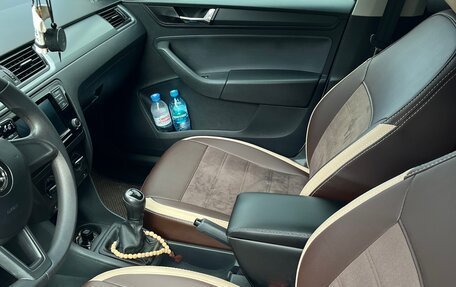 Skoda Rapid I, 2018 год, 1 300 000 рублей, 6 фотография
