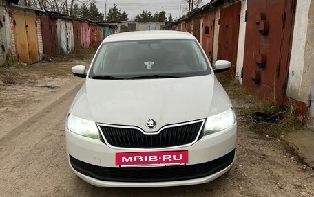 Skoda Rapid I, 2018 год, 1 300 000 рублей, 3 фотография