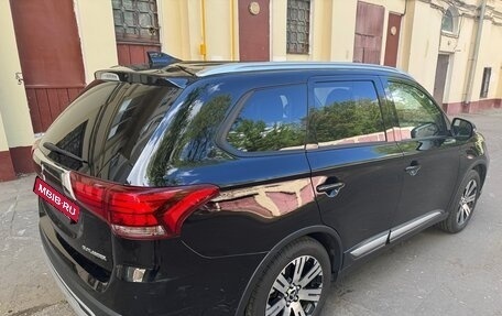 Mitsubishi Outlander III рестайлинг 3, 2019 год, 2 190 000 рублей, 7 фотография