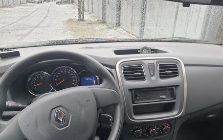 Renault Logan II, 2015 год, 850 000 рублей, 6 фотография