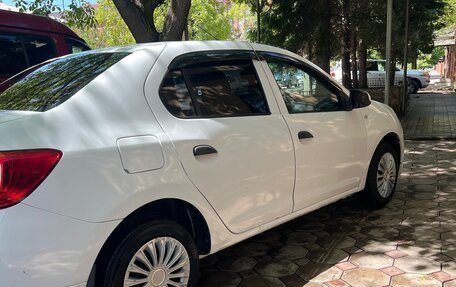 Renault Logan II, 2017 год, 600 000 рублей, 4 фотография