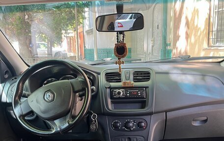 Renault Logan II, 2017 год, 600 000 рублей, 6 фотография