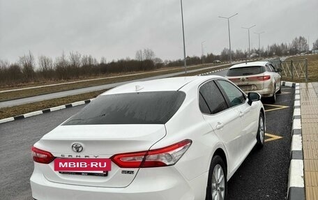Toyota Camry, 2022 год, 2 400 000 рублей, 2 фотография