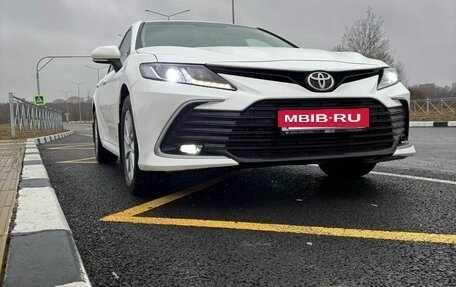 Toyota Camry, 2022 год, 2 400 000 рублей, 3 фотография