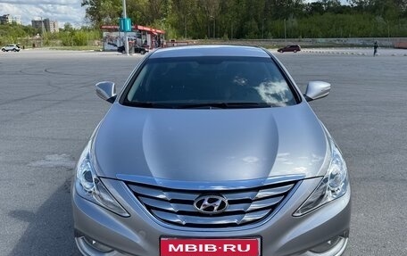 Hyundai Sonata VI, 2010 год, 1 050 000 рублей, 1 фотография