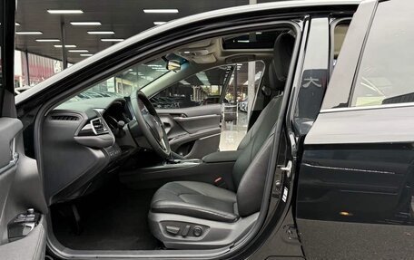 Toyota Camry, 2021 год, 2 590 000 рублей, 10 фотография