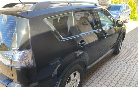 Mitsubishi Outlander III рестайлинг 3, 2012 год, 900 000 рублей, 3 фотография