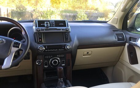Toyota Land Cruiser Prado 150 рестайлинг 2, 2014 год, 3 570 000 рублей, 3 фотография