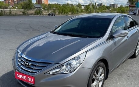 Hyundai Sonata VI, 2010 год, 1 050 000 рублей, 2 фотография