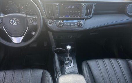 Toyota RAV4, 2017 год, 2 950 000 рублей, 5 фотография