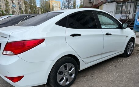 Hyundai Solaris II рестайлинг, 2015 год, 1 430 000 рублей, 3 фотография