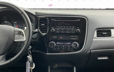 Mitsubishi Outlander III рестайлинг 3, 2012 год, 1 390 000 рублей, 16 фотография