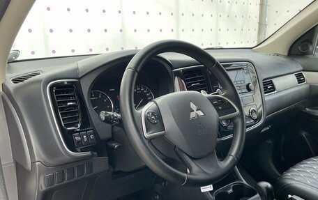 Mitsubishi Outlander III рестайлинг 3, 2012 год, 1 390 000 рублей, 15 фотография