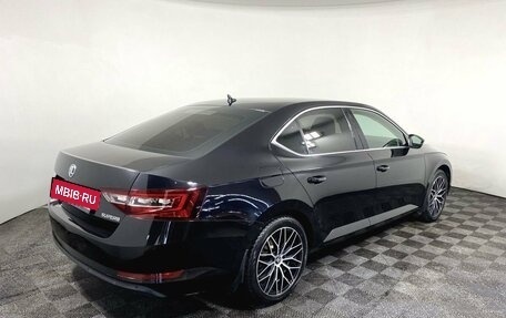 Skoda Superb III рестайлинг, 2018 год, 2 390 000 рублей, 5 фотография