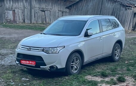 Mitsubishi Outlander III рестайлинг 3, 2014 год, 1 350 000 рублей, 1 фотография