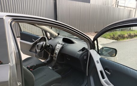 Toyota Yaris III рестайлинг, 2008 год, 750 000 рублей, 11 фотография