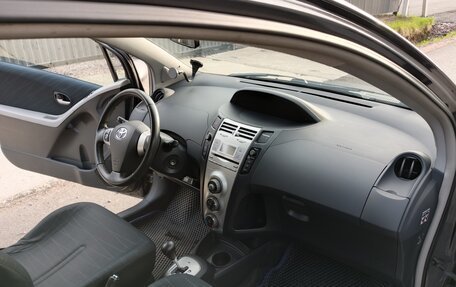 Toyota Yaris III рестайлинг, 2008 год, 750 000 рублей, 13 фотография