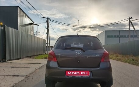 Toyota Yaris III рестайлинг, 2008 год, 750 000 рублей, 4 фотография