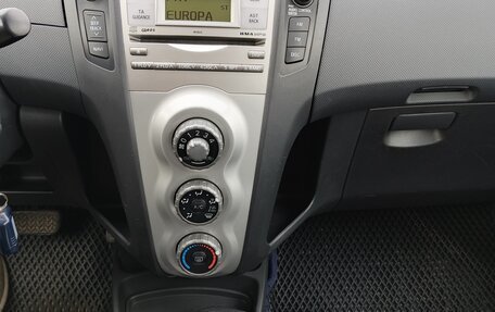 Toyota Yaris III рестайлинг, 2008 год, 750 000 рублей, 21 фотография