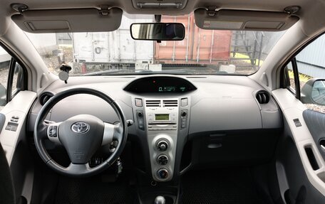 Toyota Yaris III рестайлинг, 2008 год, 750 000 рублей, 20 фотография