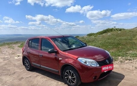 Renault Sandero I, 2010 год, 650 000 рублей, 2 фотография