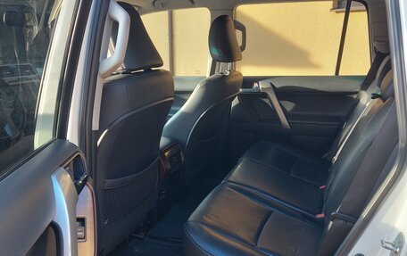 Toyota Land Cruiser Prado 150 рестайлинг 2, 2016 год, 2 900 000 рублей, 8 фотография