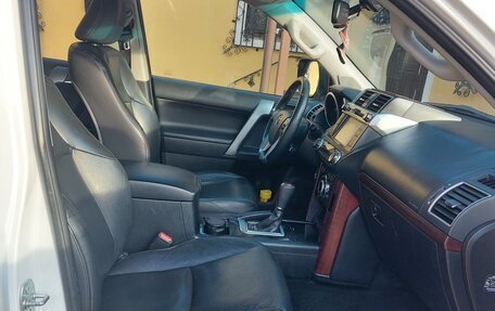 Toyota Land Cruiser Prado 150 рестайлинг 2, 2016 год, 2 900 000 рублей, 9 фотография